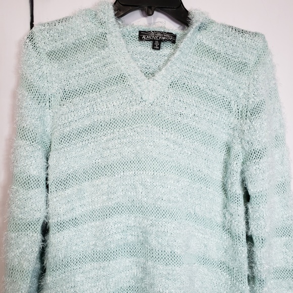 *SOLD*  Almost Famous Mint Fuzzy Hooded Sweater XL - Picture 7 of 8